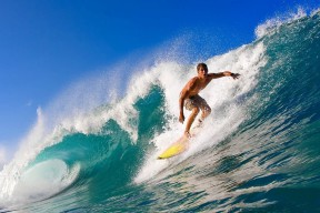 曼城攻防兼备，继续在欧冠赛场保持霸主地位，曼城拿欧冠