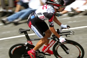 《英雄联盟》“战神归位”全球预选，巅峰之战即将展开！