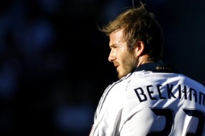 鹈鹕前锋积极参与队内会议提升责任感，鹈鹕队前身叫啥名