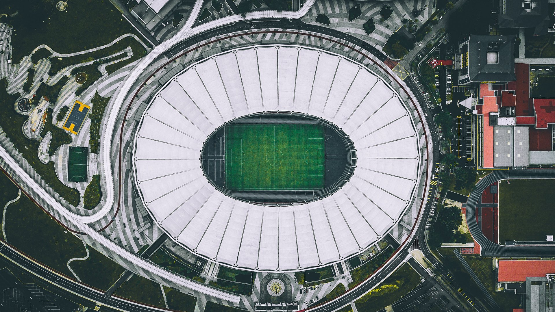 哈兰德单场五球 曼城7-0屠杀,哈兰德曼联转会费